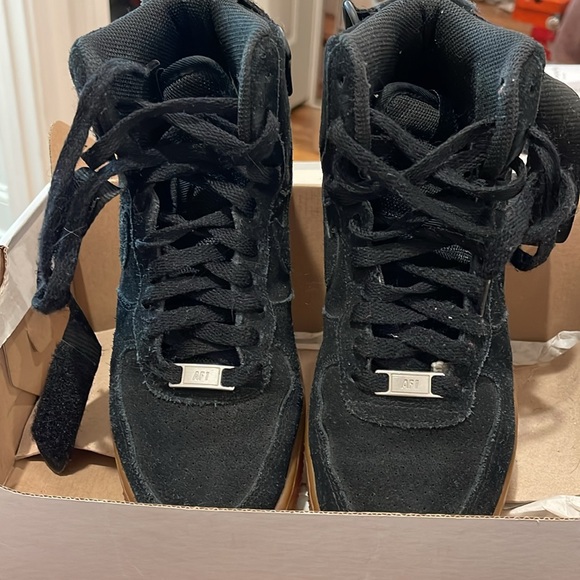 Nike Air Force One Black Suede - Picture 4 of 5